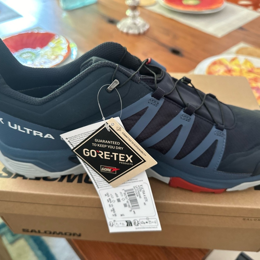 Gortex comfy active walking shoe. Multi use.  Warm.  Brand new.